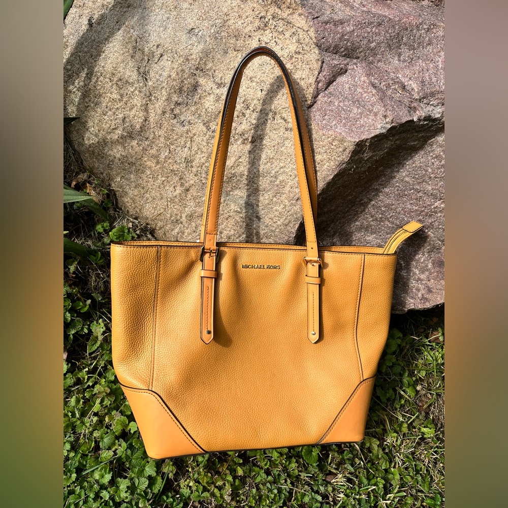 Michael Kors large mustard bag